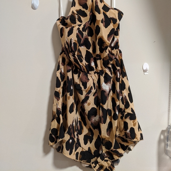 Cheetah print Romper - Picture 2 of 5